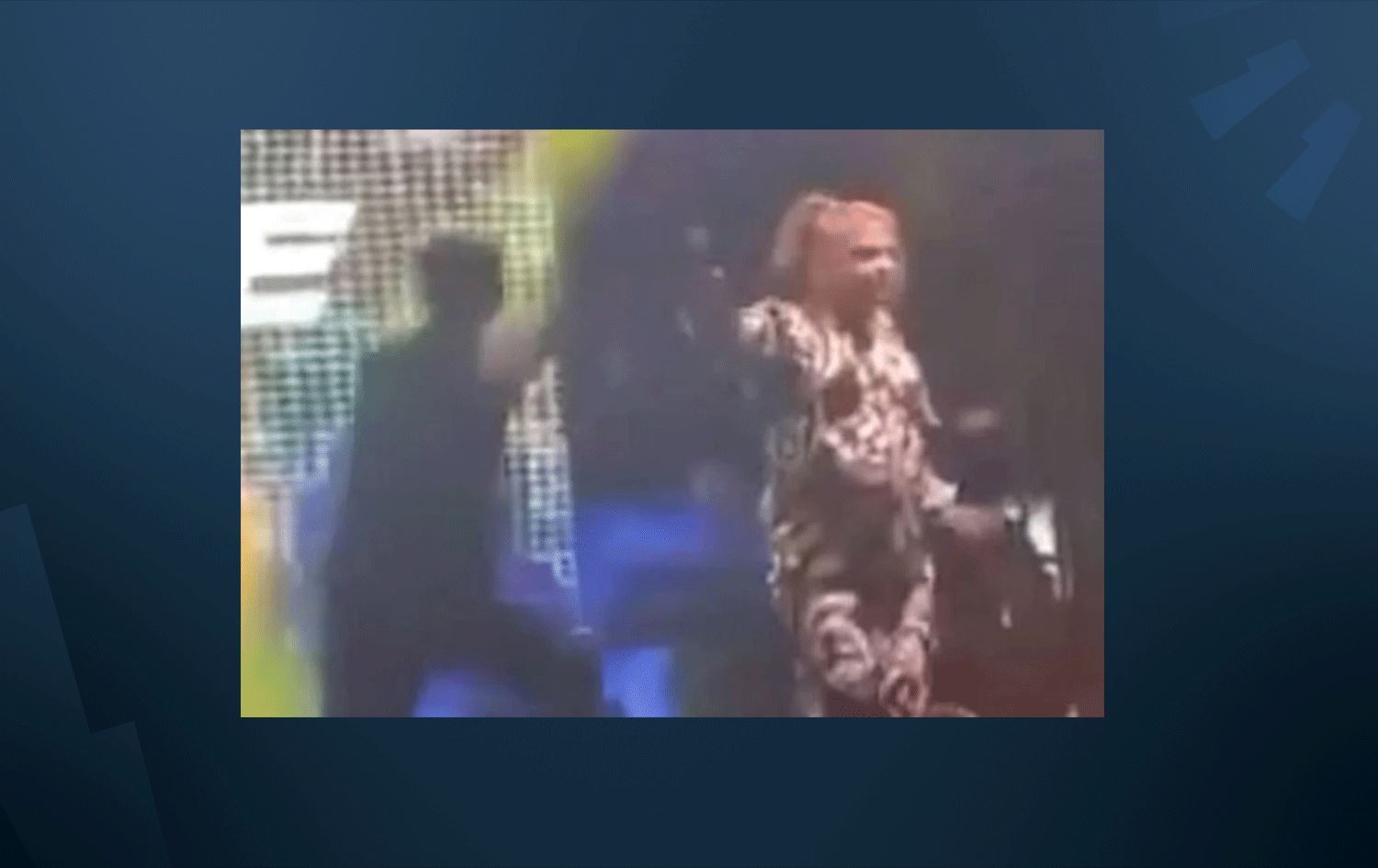 هونەرمەند کیباریا لە کۆنسێرتێکدا لەسەر ستەیج کەوت و بۆ نەخۆشخانە گوازرایەوە