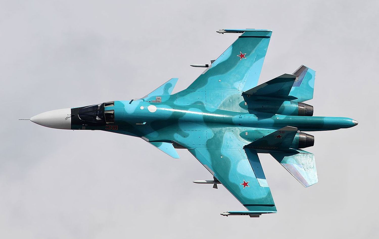 Rusya’da savaş uçağı ile helikopter düştü: Ölüler var