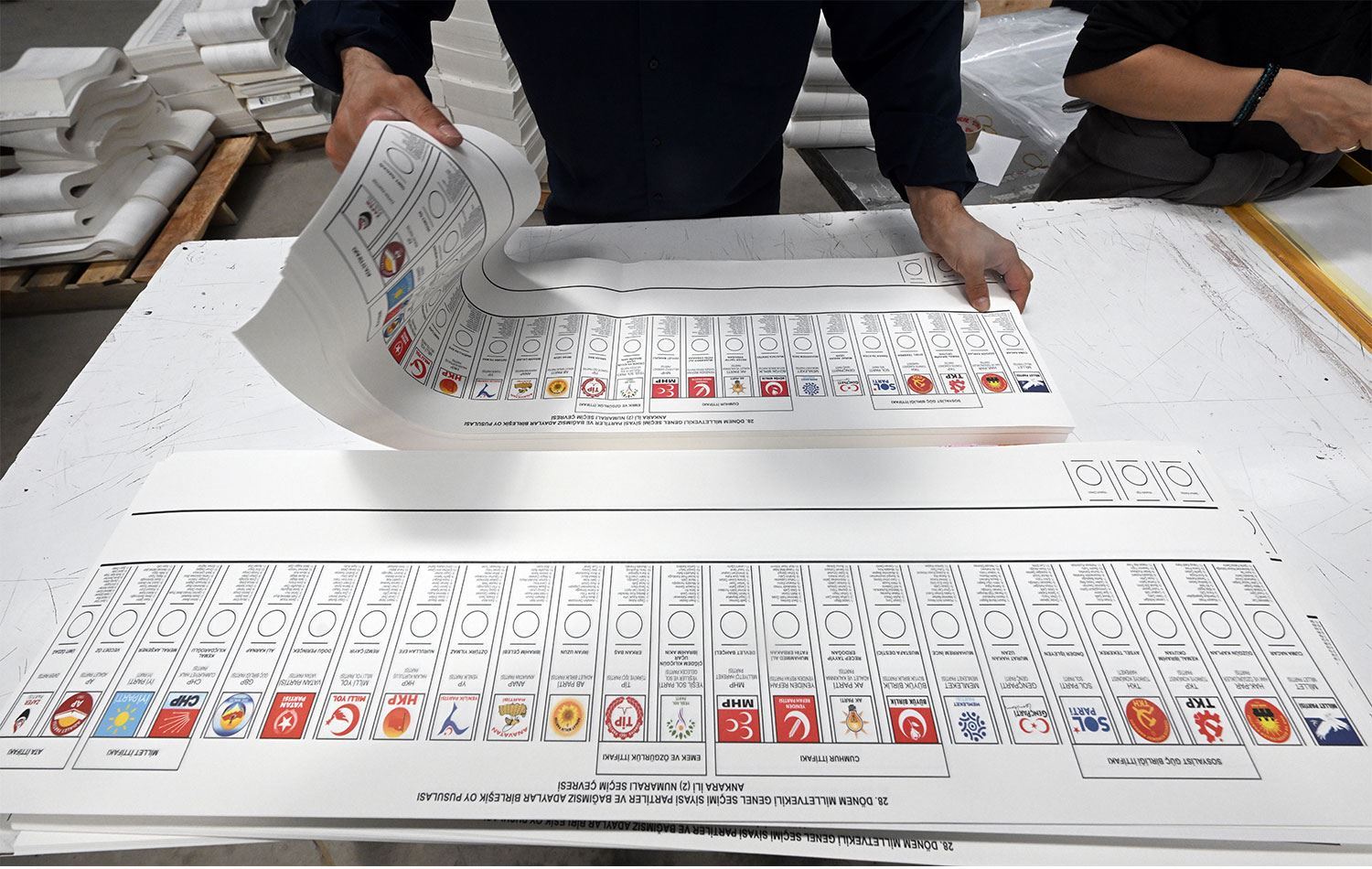 YSK: Dengdan demjimêr 8:00 despê dike û 17:00  bidawî dibe