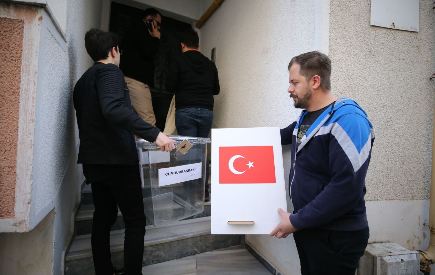 ئەردۆغان جەخت لە سیستمی سەرۆکایەتی دەکاتەوە و کڵچدارئۆغڵووش سیستمی پەرلەمانی دەوێت