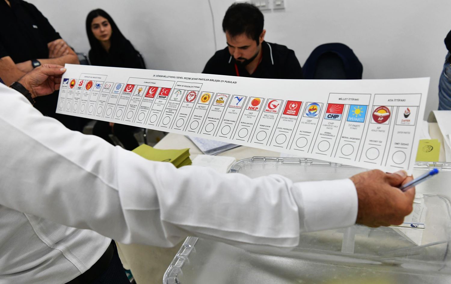 Encamên destpêkê yên hilbijartina parlamentoyê