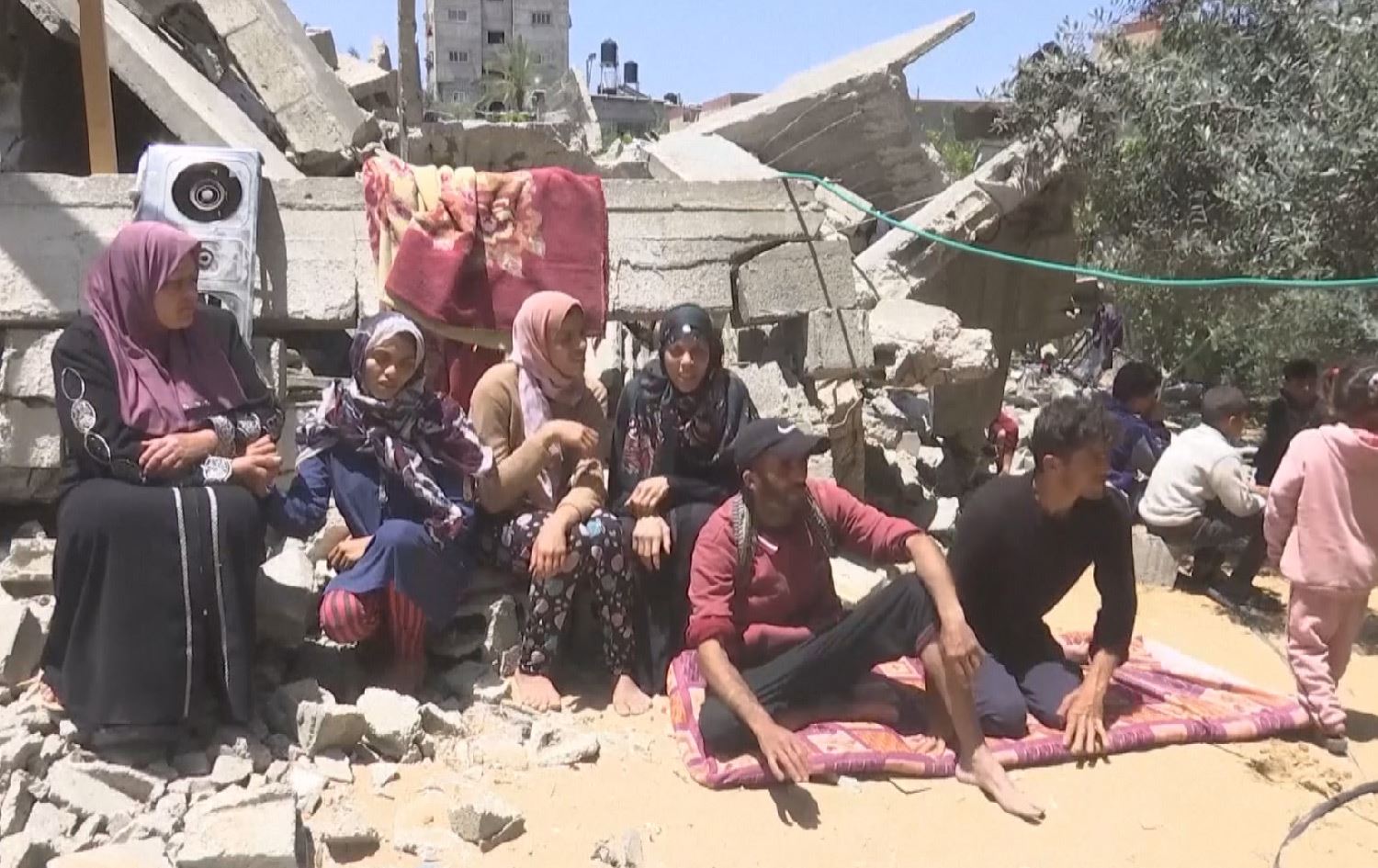 بەهۆی مووشەکبارانی ئیسرائیل لە کەرتی غەززە 60 ماڵ تەختی زەوی بوون؛ 400 کەس بێ ماڵ ماونەتەوە