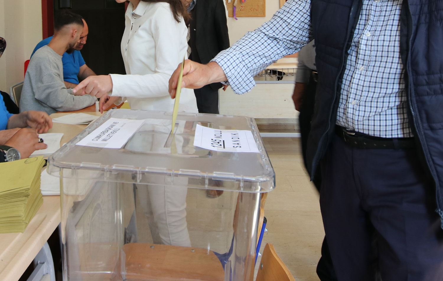 Siirt’e giden İspanyol gözlemciler gözaltına alındı