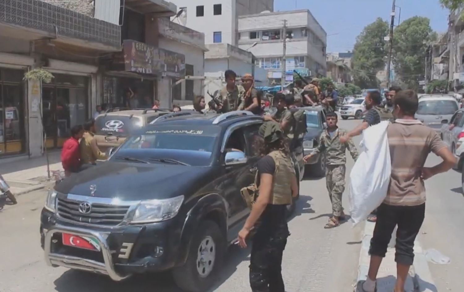 Polîsên serbazî di rojekê de 3 welatiyên Kurd li Efrînê girtin