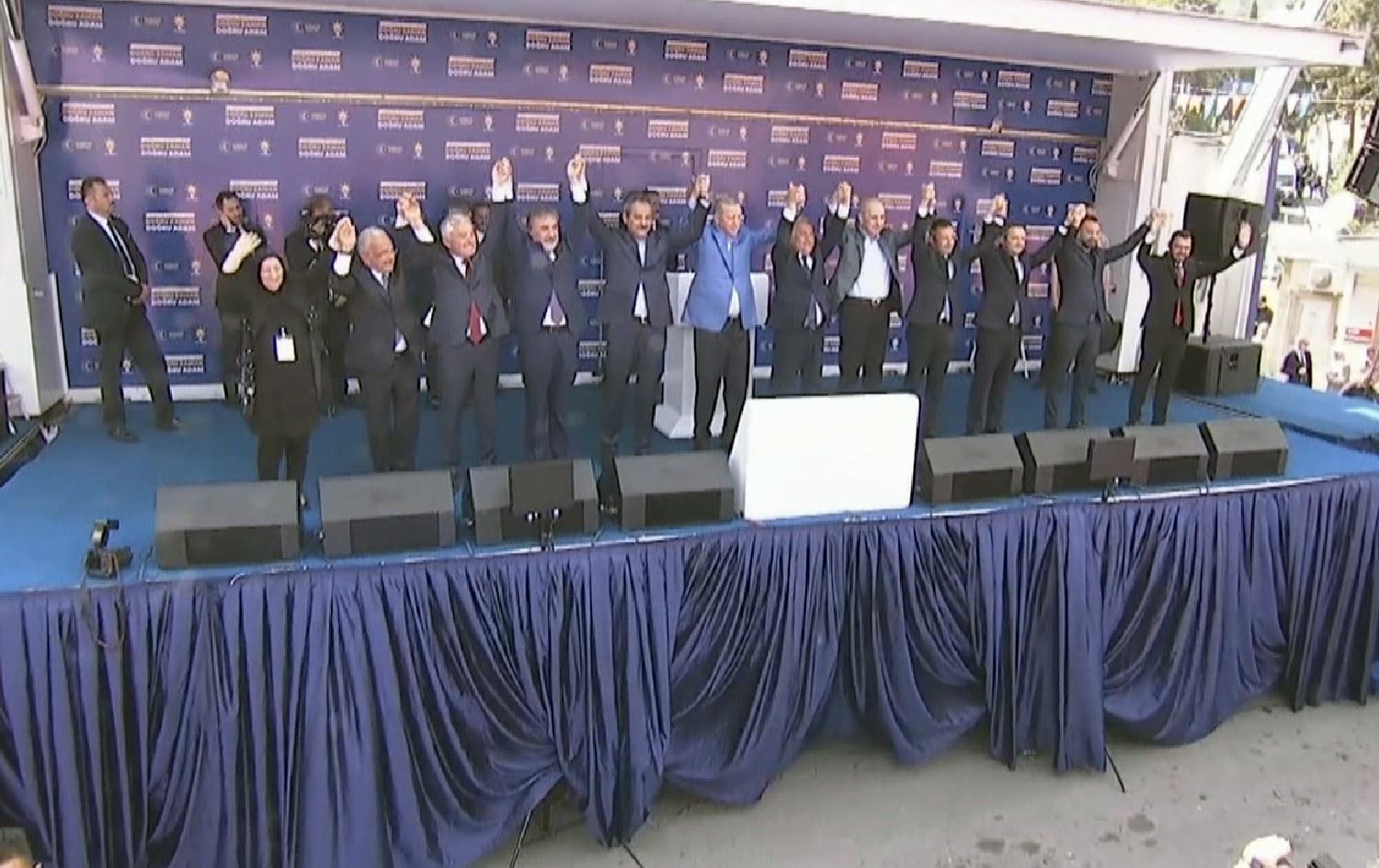 هەر 15 وەزیرەکەی ئاکپارتی بوونە پەرلەمانتار