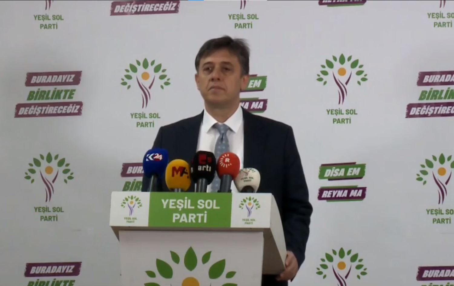 Partiya Çepên Kesk beşeke zêde ya dengên xwe ji dest da