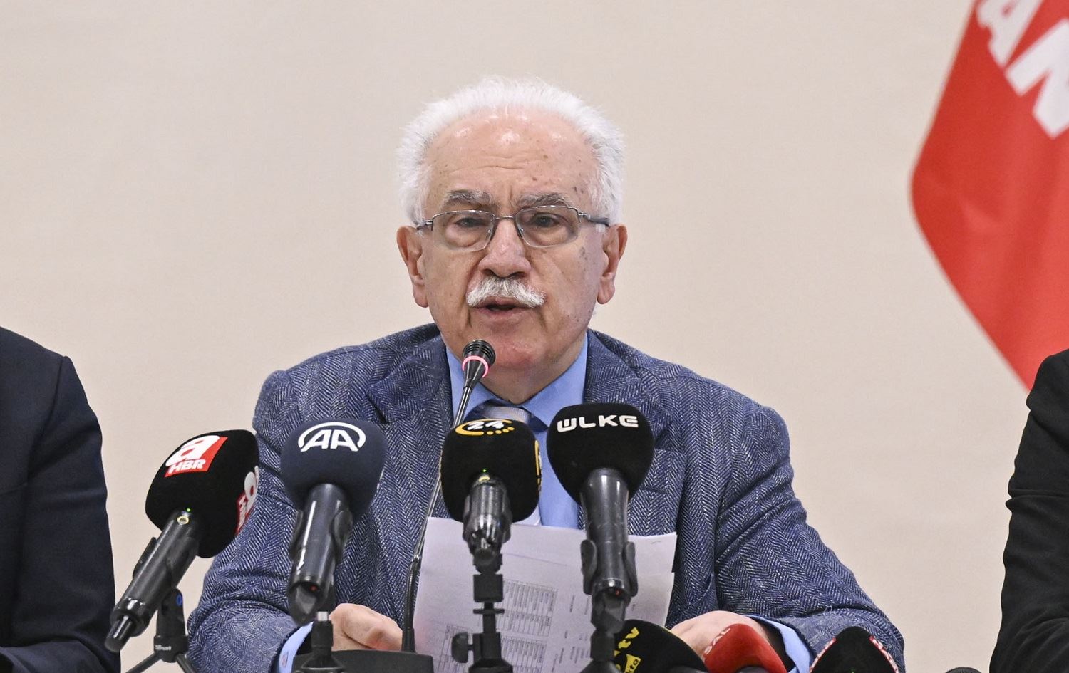 Perinçek eşkere kir dê piştevaniya kîjan berbijêrî bike