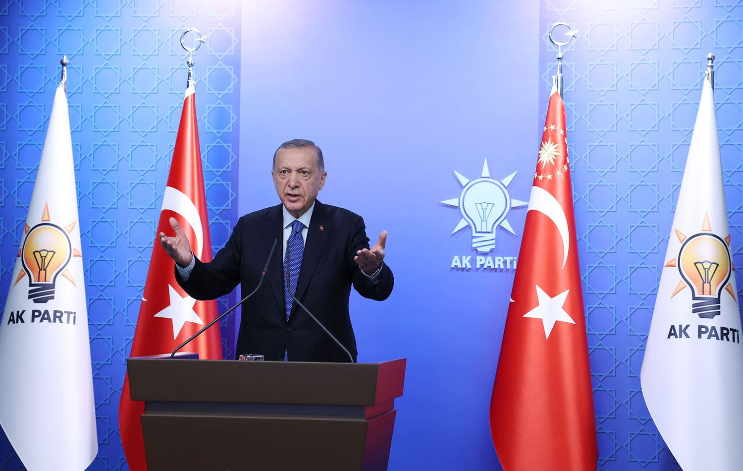 Erdoğan: Ne seçmenlerinden ne de kamuoyundan özür dahi dilemediler