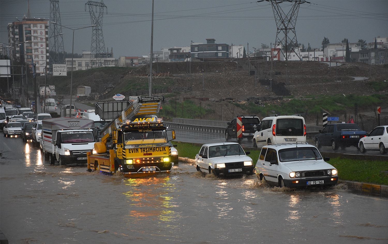 Ji bo 21 parêzgehan hişyariya baran, lehî û bahozê