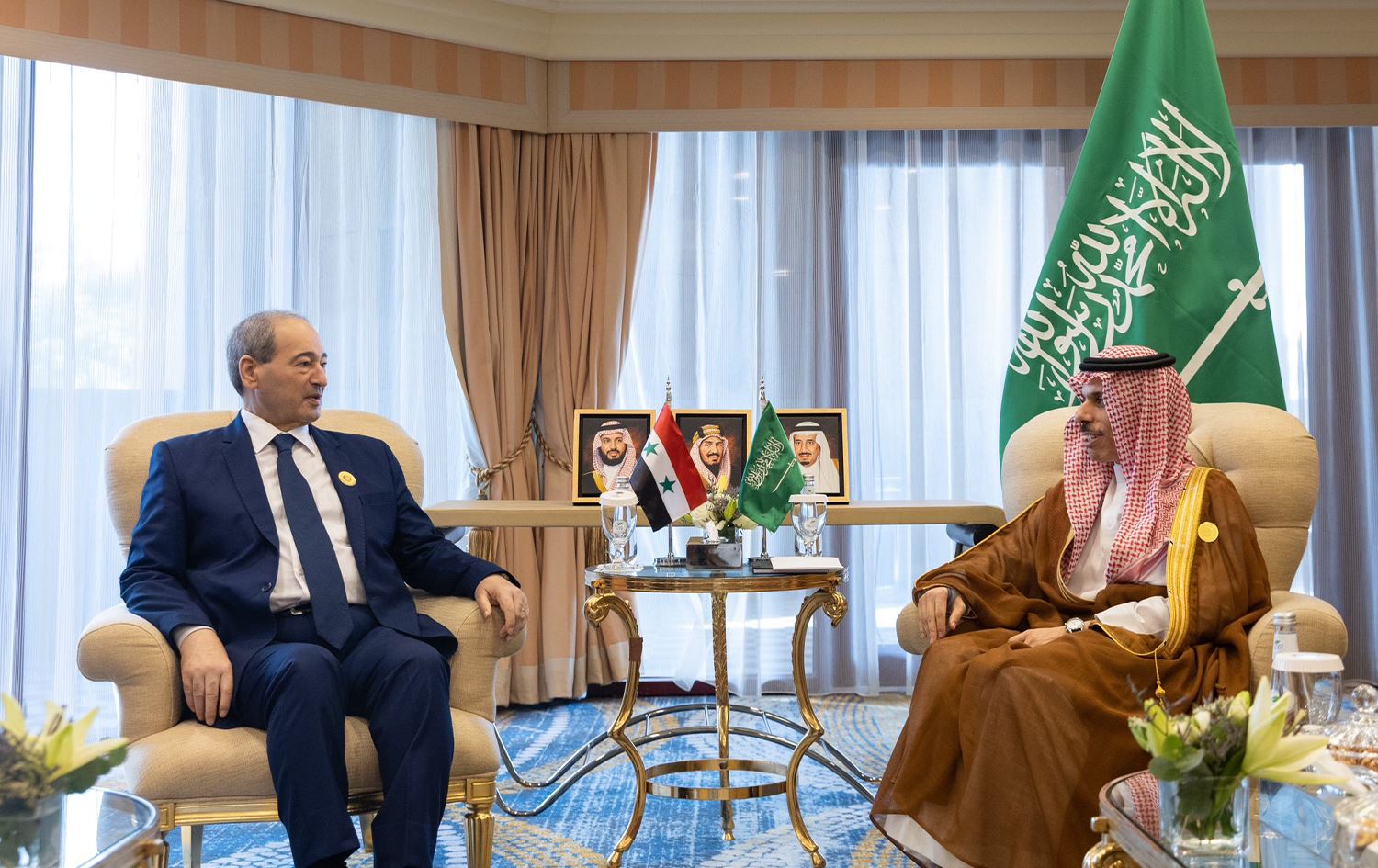 Feysel Miqdad: Sûriye pêşwaziyeke germ li her koçberekî xwe dike