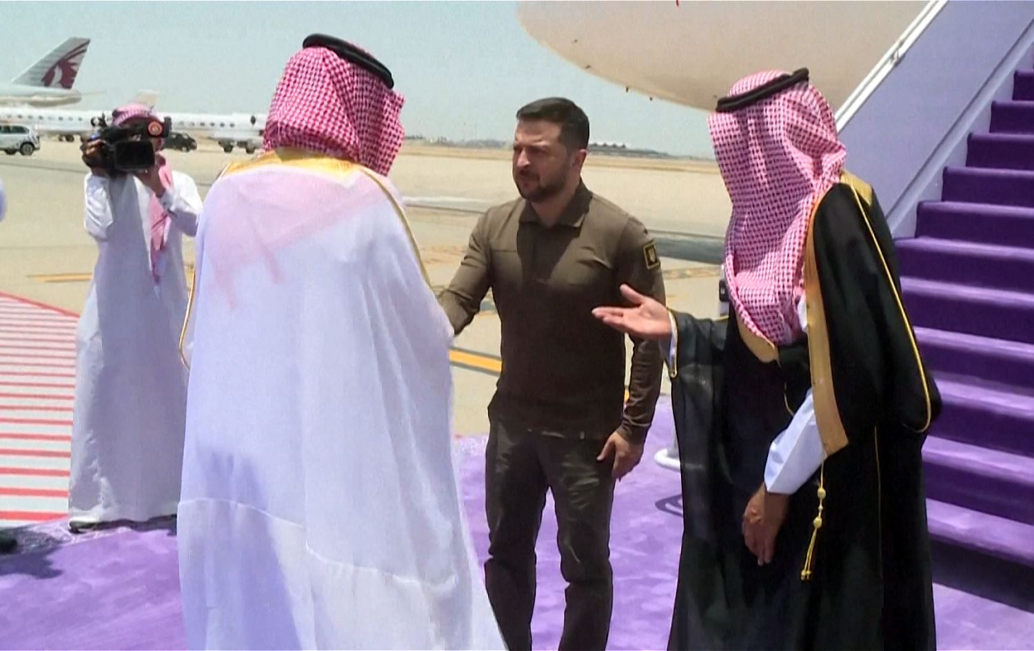 زیلینسکی بۆ بەشداریکردن لە لووتکەی کۆمکاری عەرەبی گەیشتە سعودیە