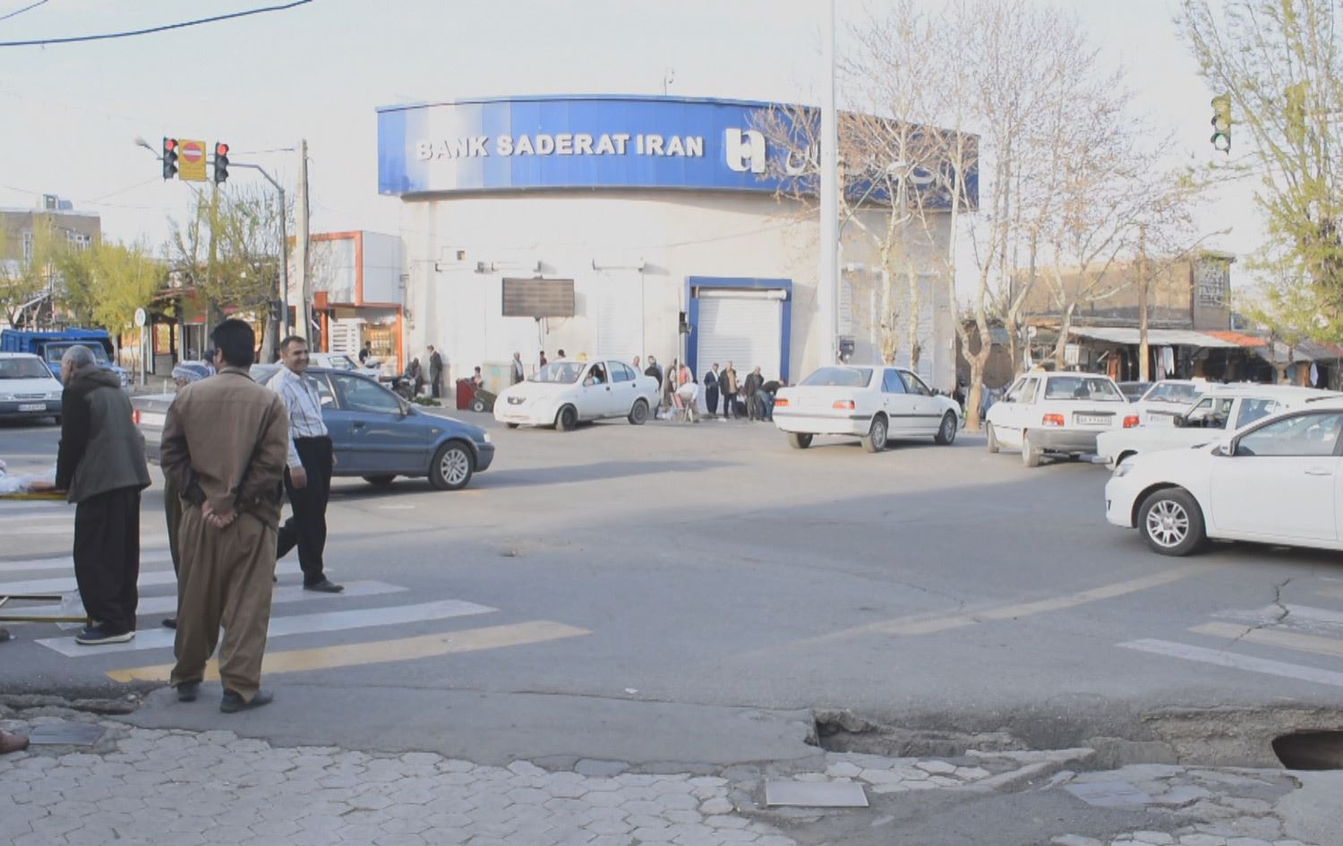 لە ئێران و رۆژهەڵاتی کوردستان، بانکەکان قەرزی هاوژینی نادەنە هەموو ئەوانەی مەرجەکان دەیانگرێتەوە