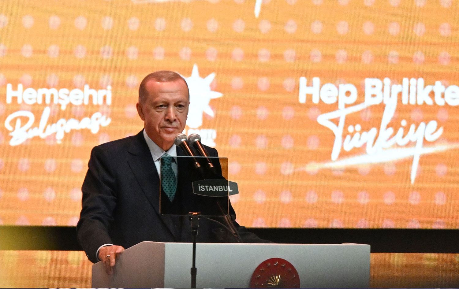 Erdoğan: Biz en baştan beri, 'Milletimizin verdiği her kararın başımızın üstünde yeri var' dedik