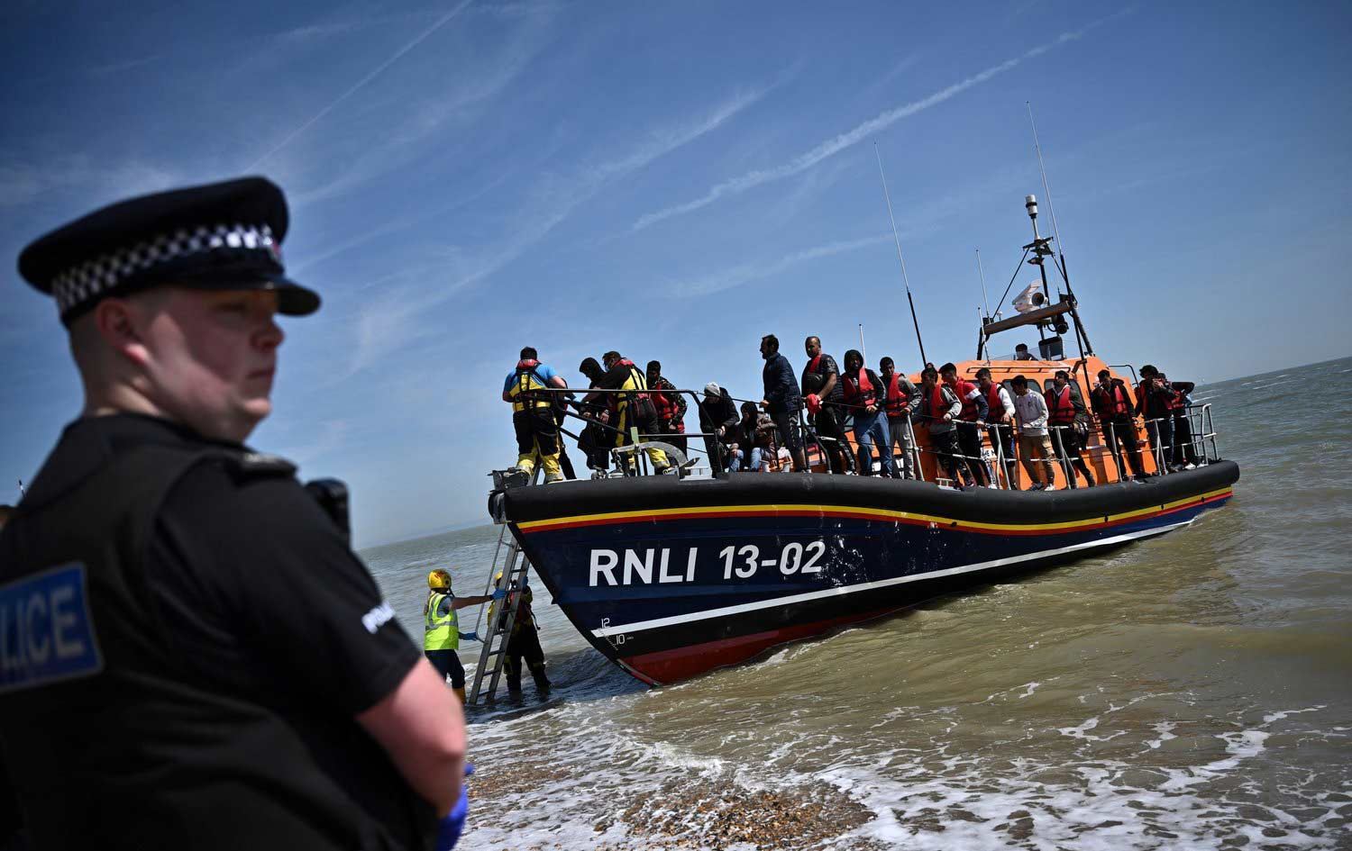 بەریتانیا بڕیار لەسەر کەیسی 20 هەزار عێراقی و ئێرانی دەدات