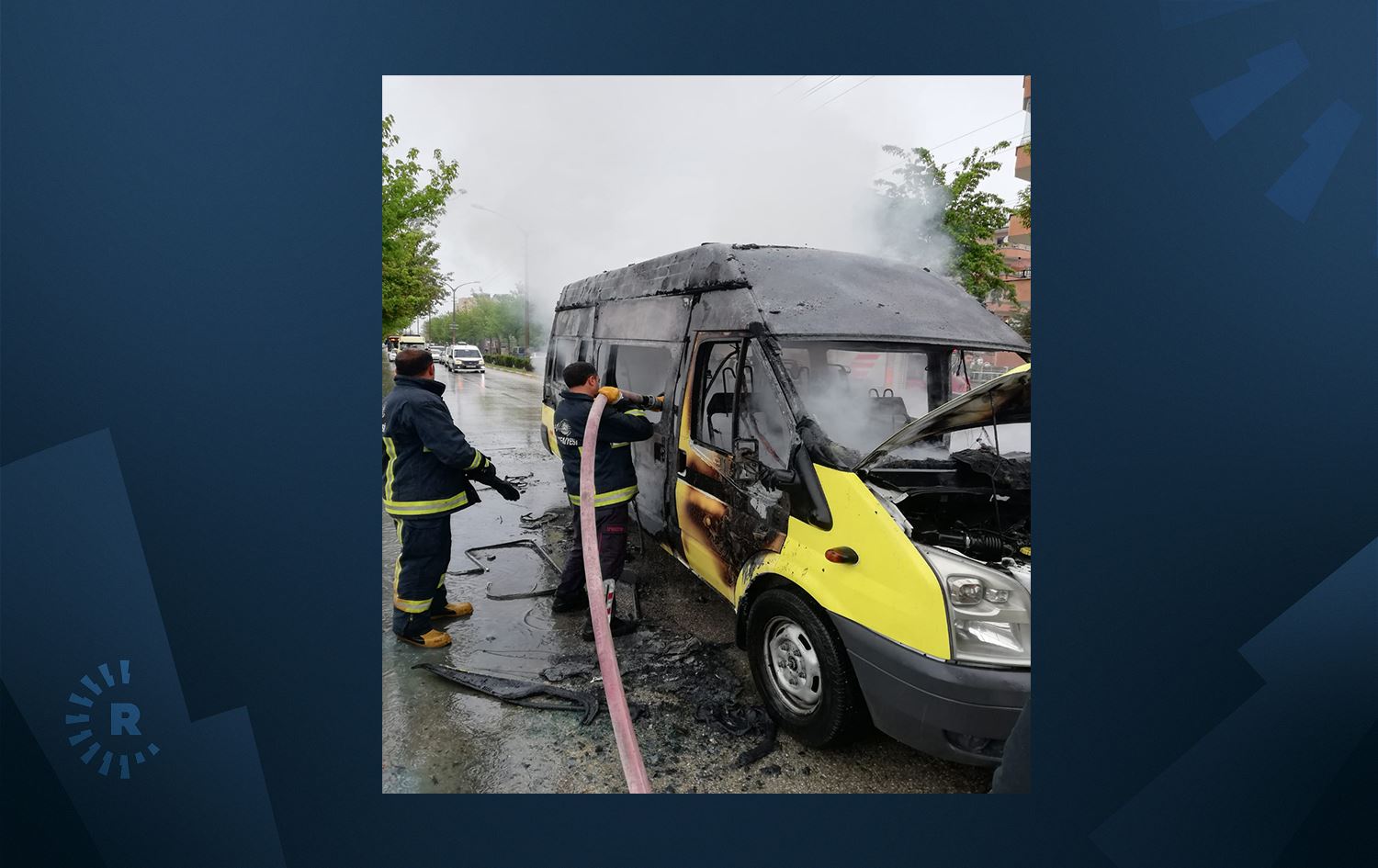 Li Wanê minîbuseke rêwiyan şewitî