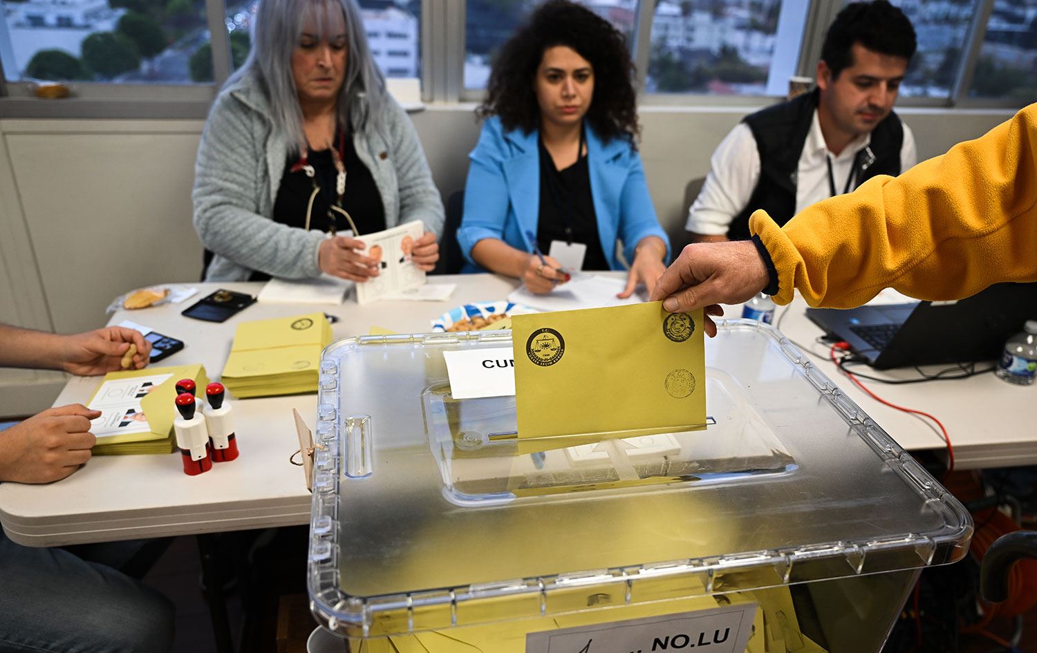 SEÇİME 1 HAFTA KALDI- Yurt dışındaki 700 bin seçmen oy kullandı