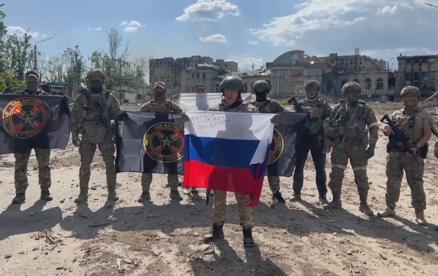 Putin kontrolkirina Baxmutê pîroz kir