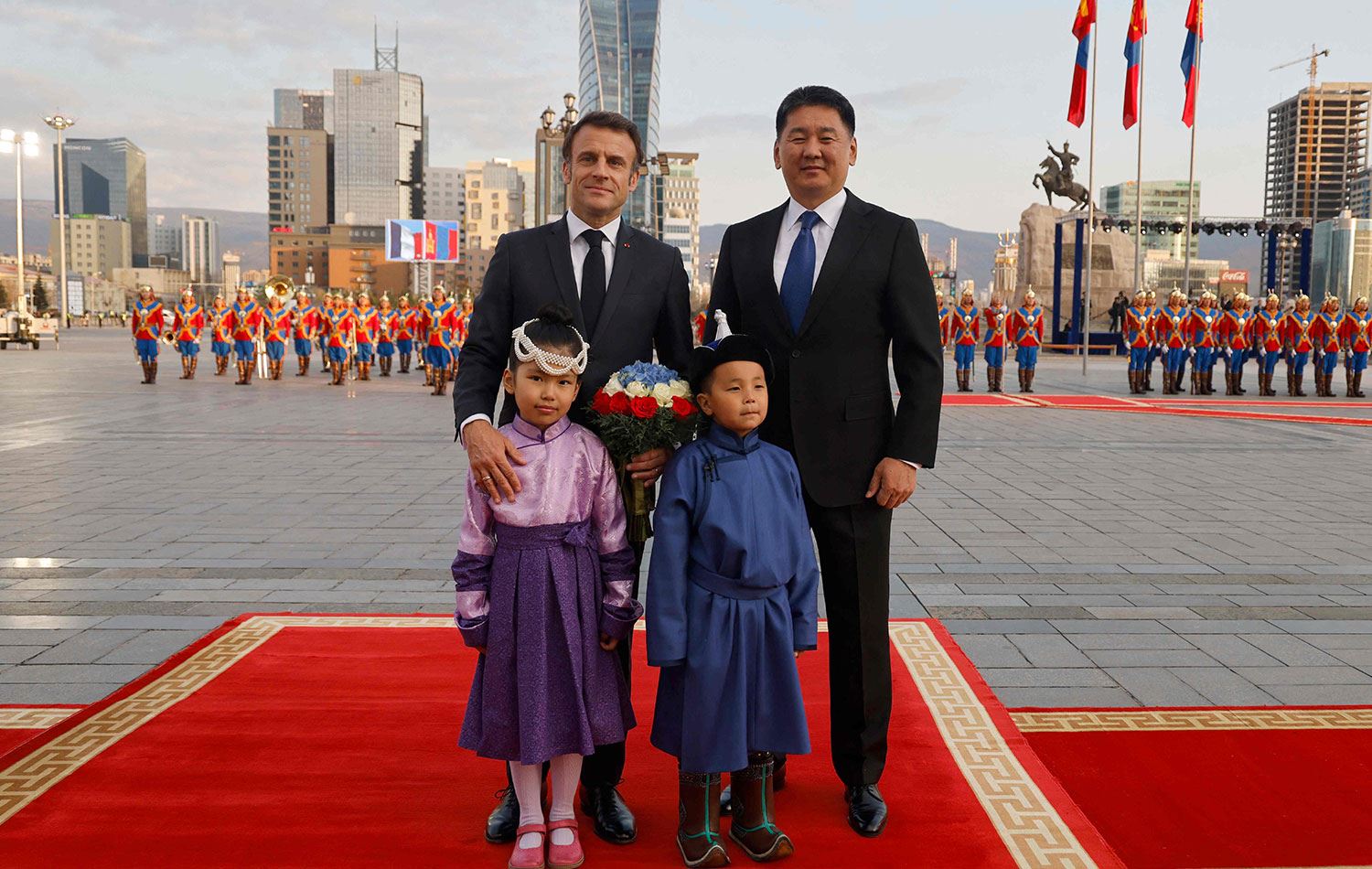 Macron Moğolistan'ı ziyaret eden ilk Fransız cumhurbaşkanı oldu