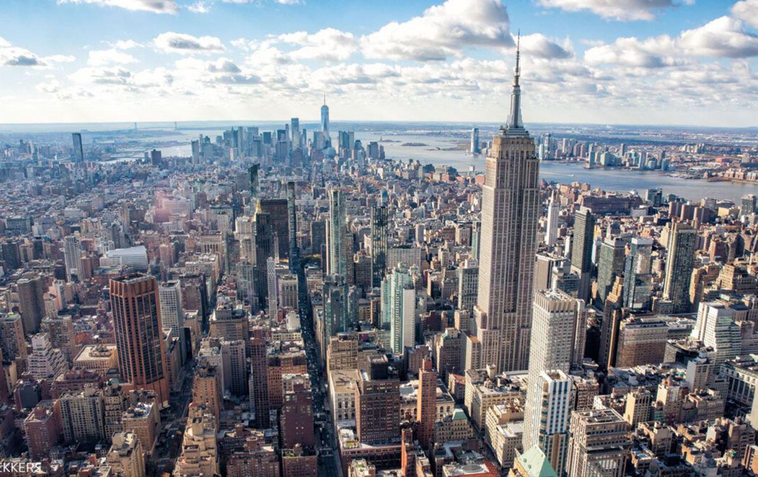 توێژینەوەک: نیویۆرک بەهۆی قورسایی باڵەخانەکانییەوە دەنیشێت