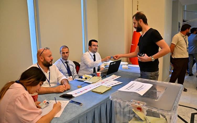 زیاتر لە یەک ملیۆن و 153 هەزار کەس لە دەرەوەی تورکیا دەنگیان داوە