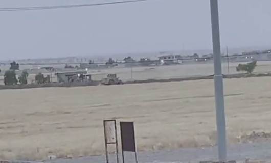الجيش العراقي يبدأ حفر خندق حول مخيم مخمور