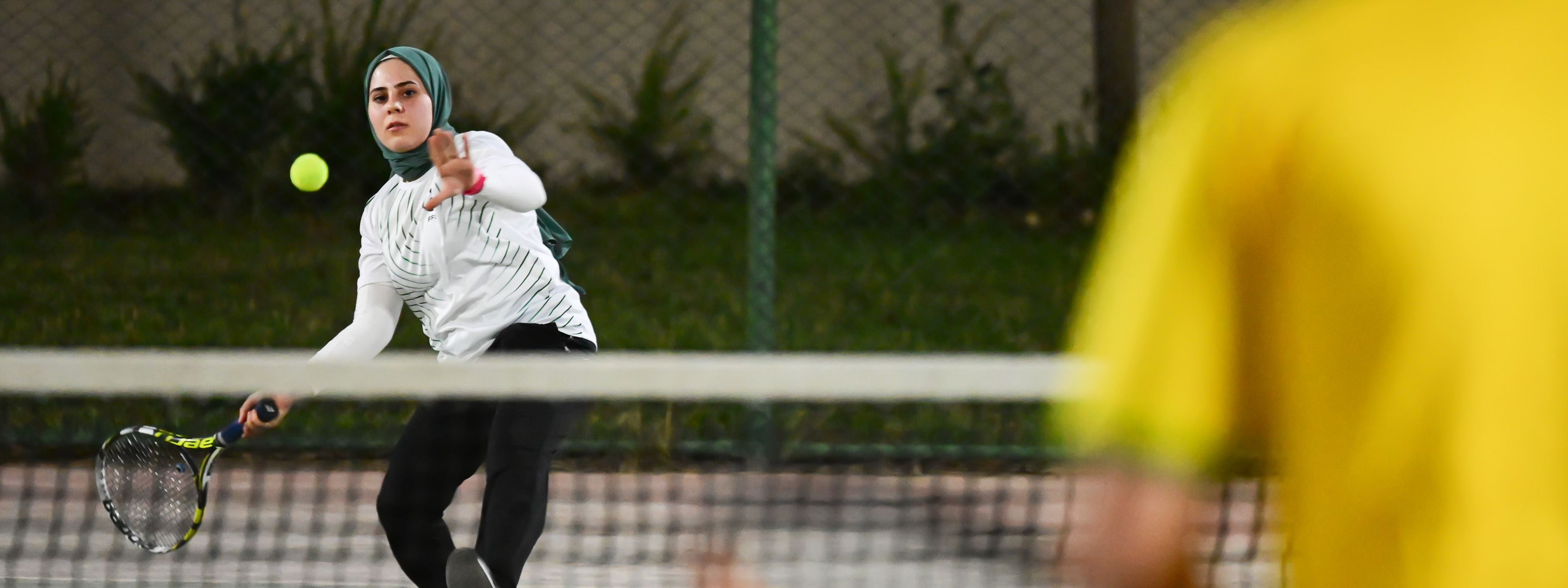 FOTO – Erbil’de kadınlar ve çocuklar için tenis kursu açıldı