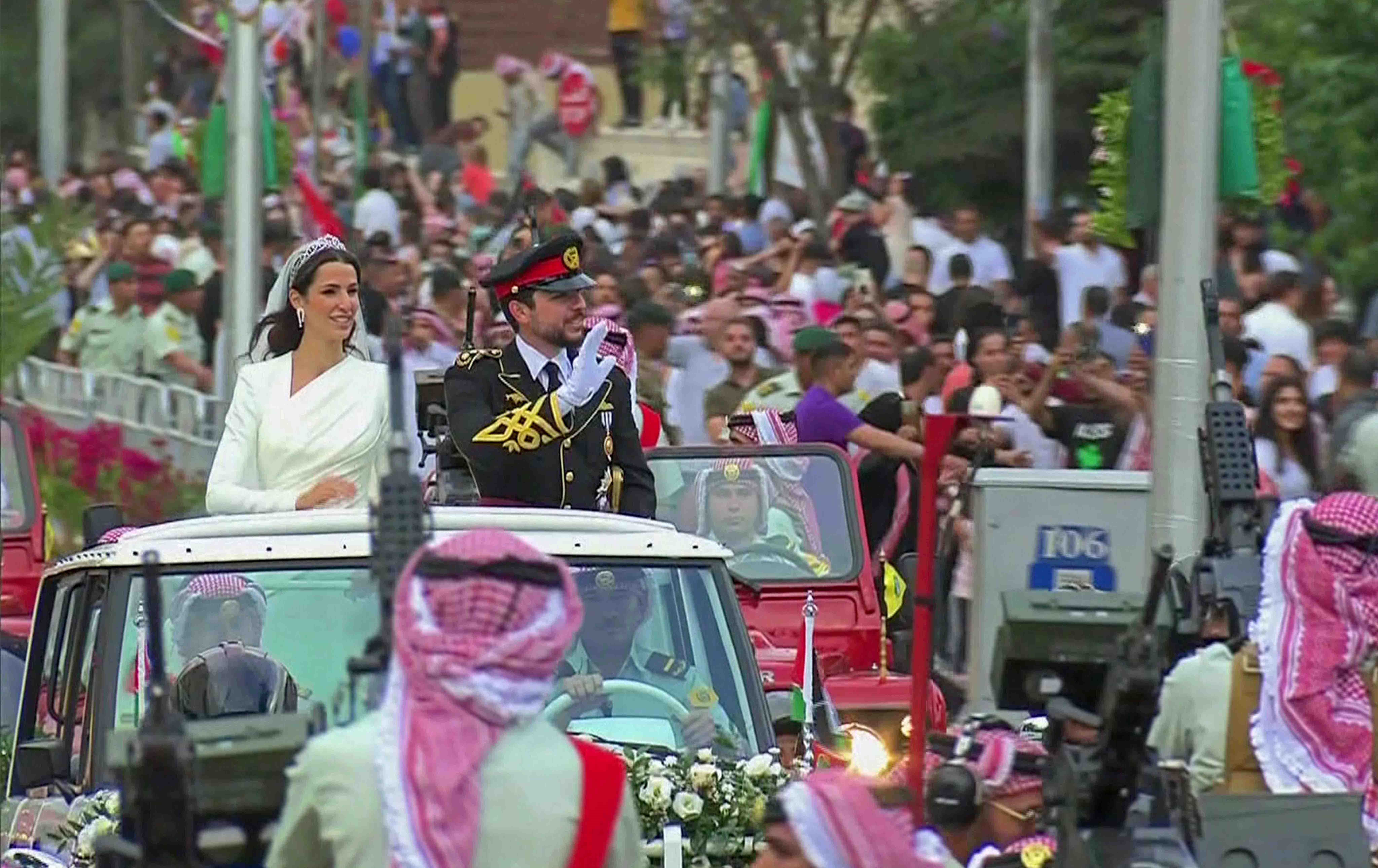 ئاهەنگگێڕان لە زەوی و ئاسمانەوە؛ رێوڕەسمی هاوسەرگیریی شازادەی جێنشینی ئوردن