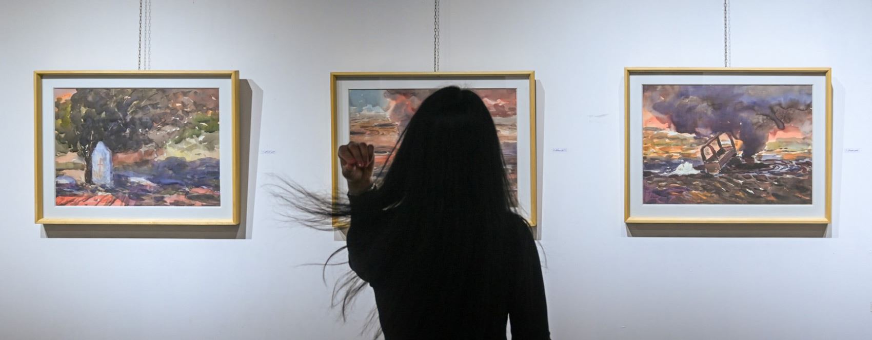 صور.. اخر اعمال الفنان التشكيلي جميل قرني في أربيل