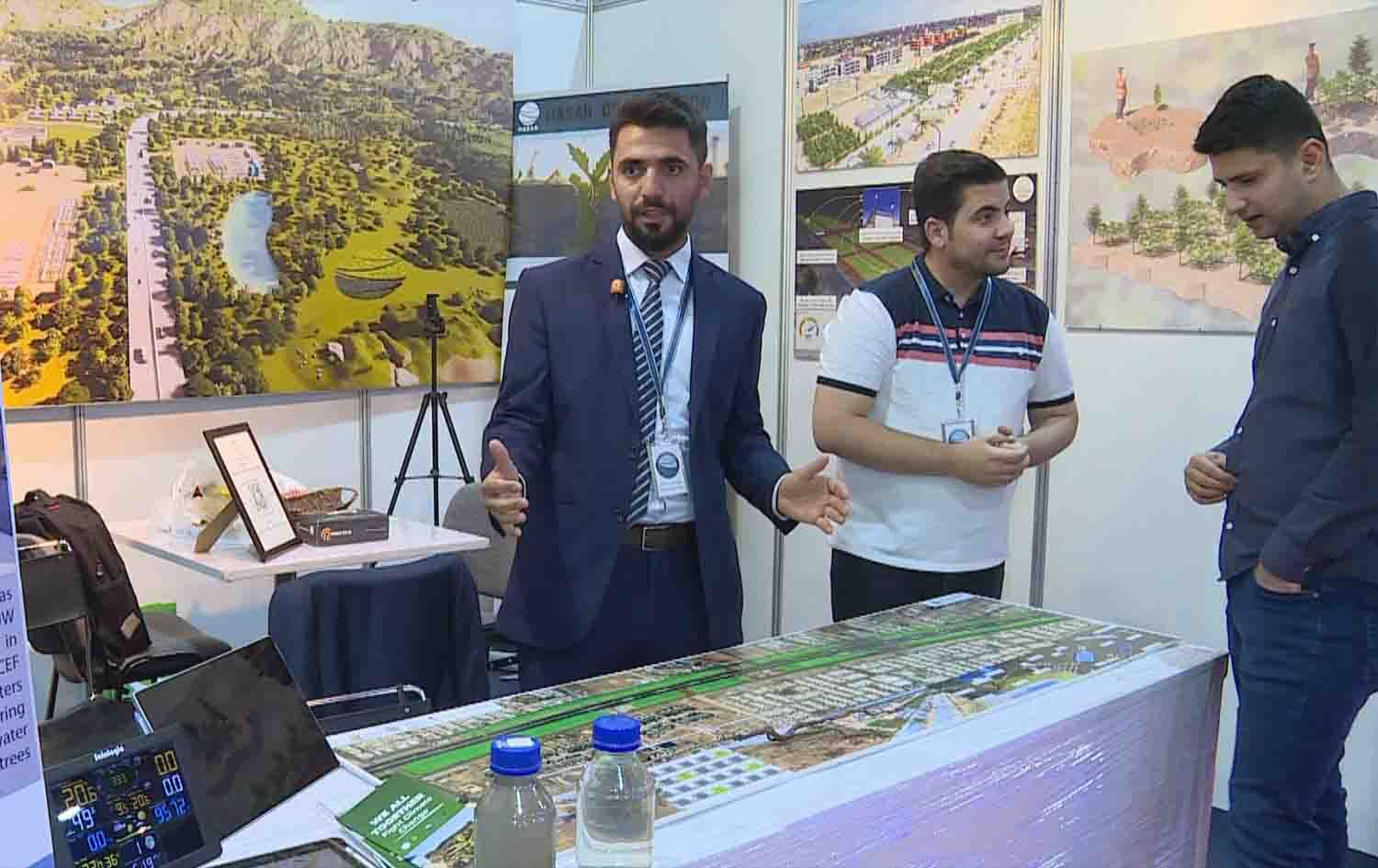 لە هەولێر چەند گەنجێک لە رێگەی ئامێرێکەوە ئاودێریی 300 هەزار دار دەکەن