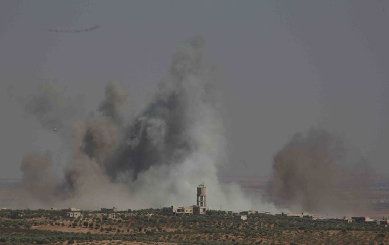 Artêşa Tirkiyê navçeyên bakurê Sûriyê topbaran kir