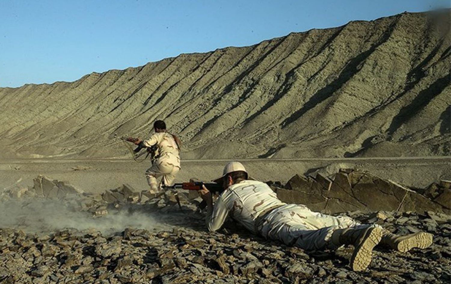 2 serbazên Îranî (Arşîv)