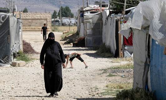 پەنابەرێکی سووریایی لە کامپی سەعدنایل لە لوبنان، وێنە: AFP