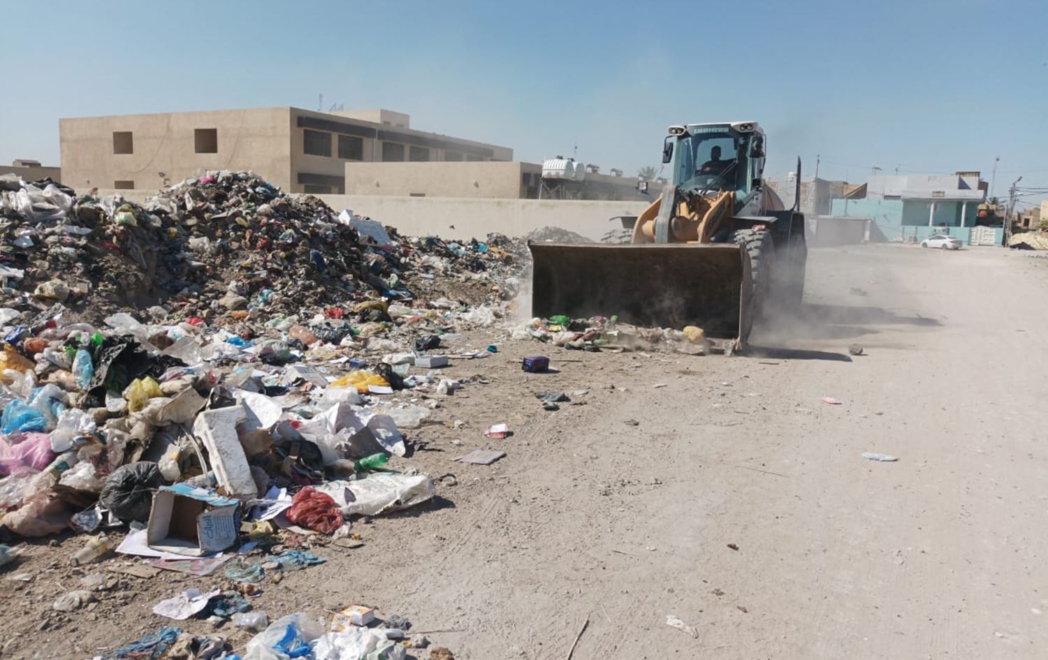 الحلة تنتج يومياً أكثر من 500 طن نفايات وسط معاناة من نقص الاليات