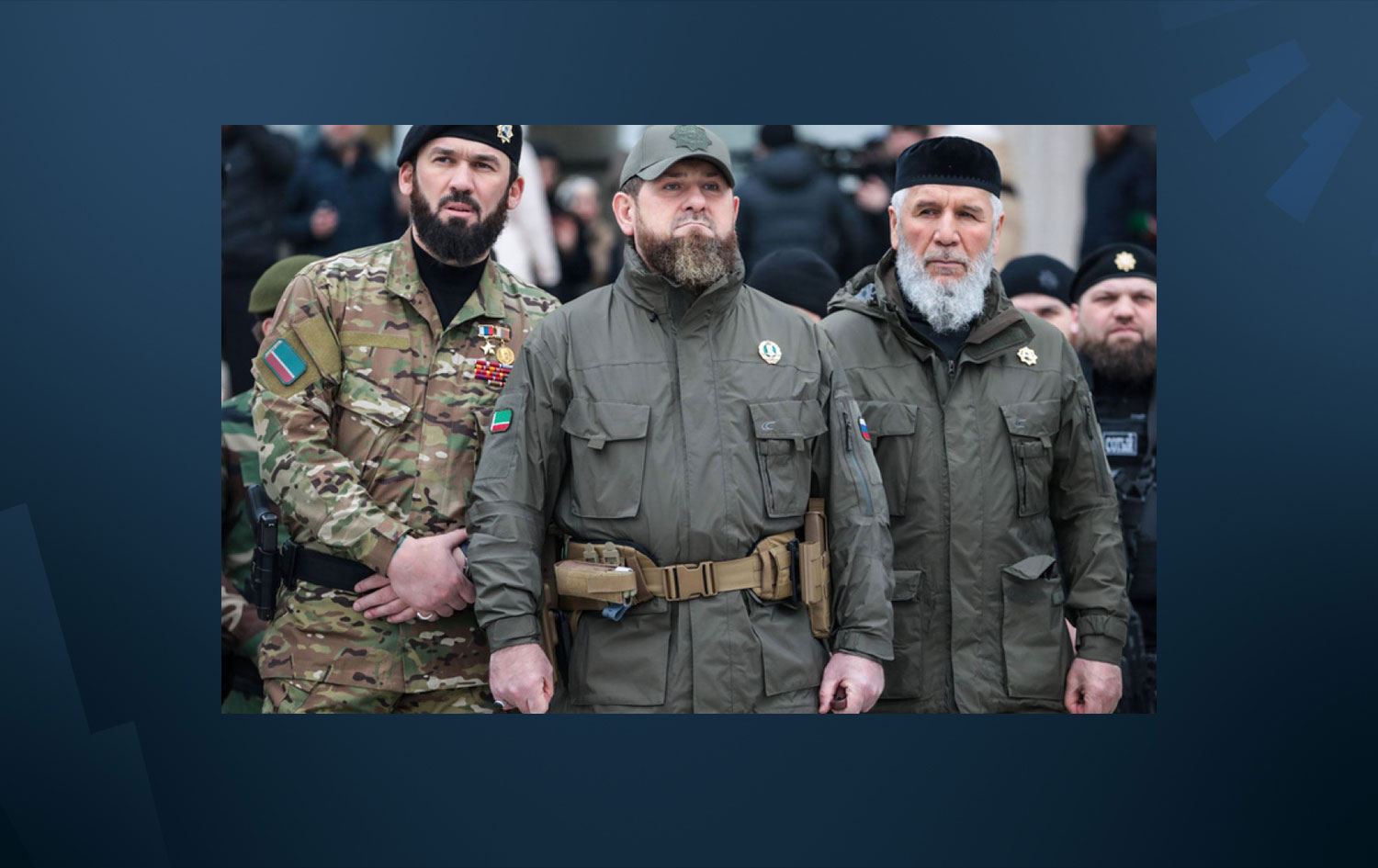 Çeçenistan Cumhuriyeti’nin lideri Ramzan Kadirov (ortada)