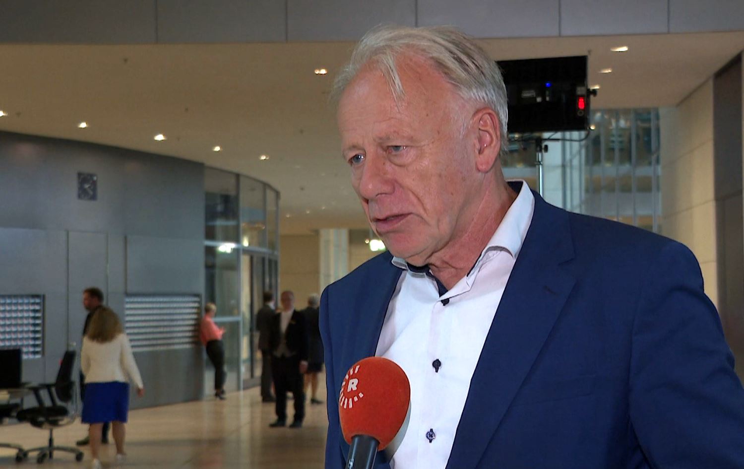 Berpirsê Komîteya Têkiliyên Derve ya Partiya Keskan Jürgen Tritten di dema daxuyaniya bo Rûdawê de.