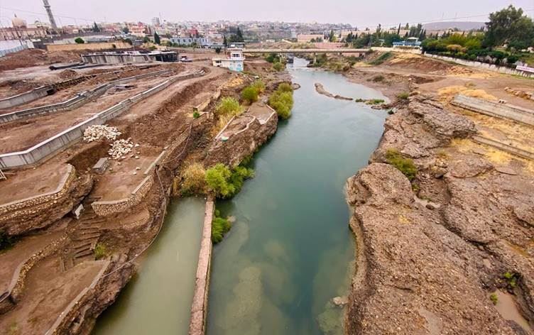 Dîmenek ji Çemê Xabûrê, Zaxo.