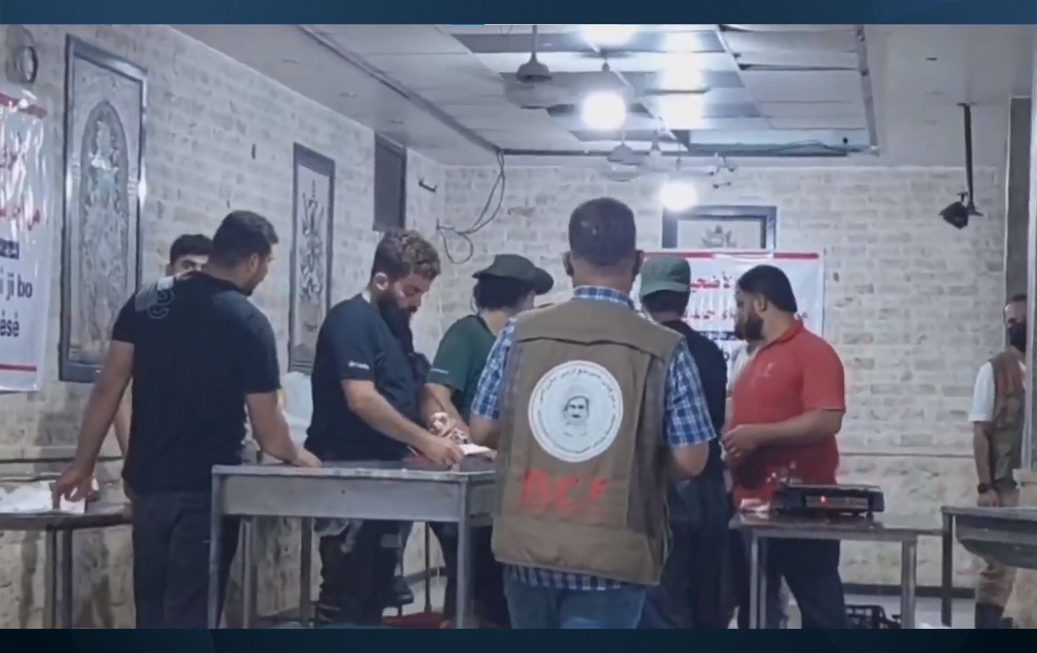 Efrîn: Dezgeha Xêrxwaziyê ya Barzanî goşt li ser malbatên ziyandîtiyên erdhejê belav kir