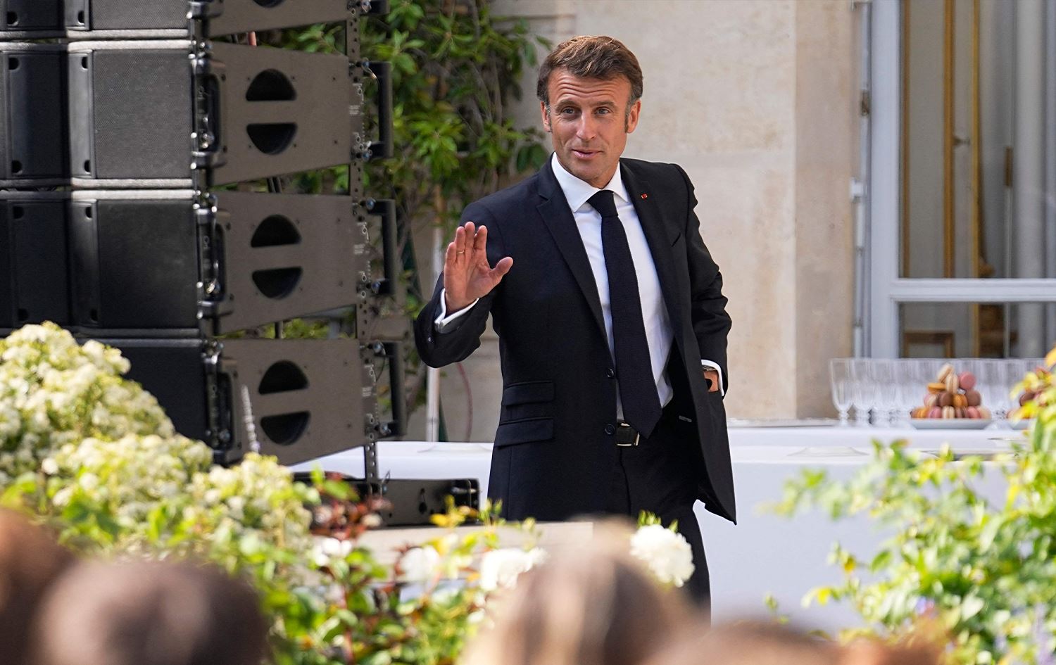 ماکرۆن داوا لە تۆڕە کۆمەڵایەتییەکان دەکات نەبنە هۆکاری شێواندنی دۆخی شارەکانی فەرەنسا