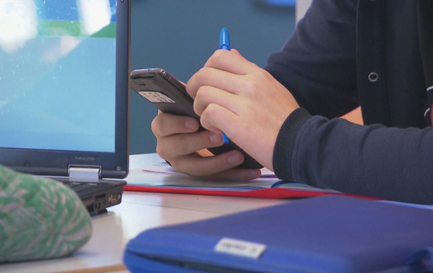 لە هۆڵەندا بەکارهێنانی مۆبایل لە قوتابخانەکاندا قەدەخە دەکرێت