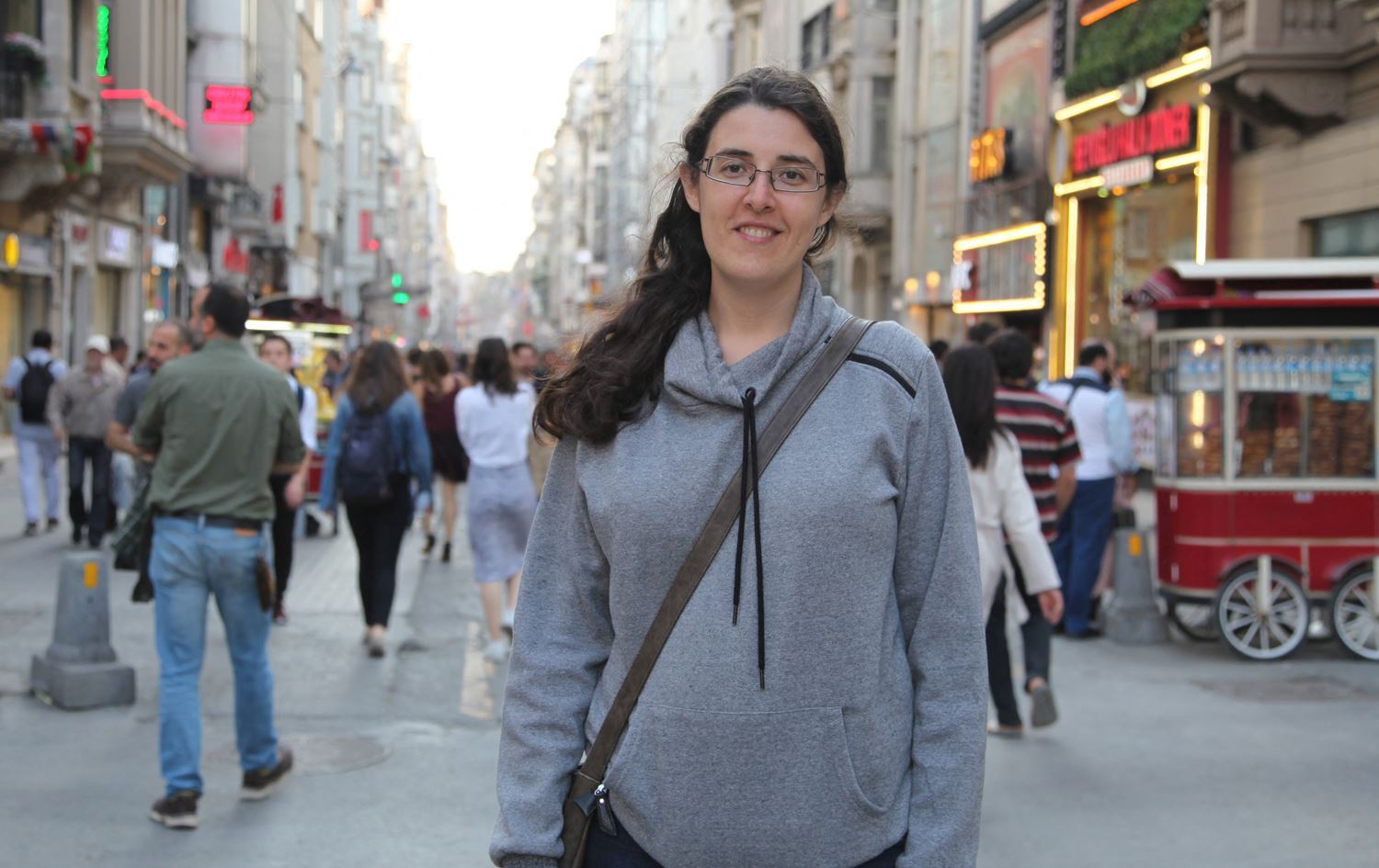 İsrail-Rus kadın akademisyen Elizabeth Tsurkov / Foto: Ahmad Mohammad / AFP