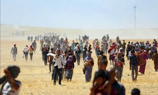2014 yılında Şengal'de IŞİD saldırısından kaçan Ezidi Kürtleri 