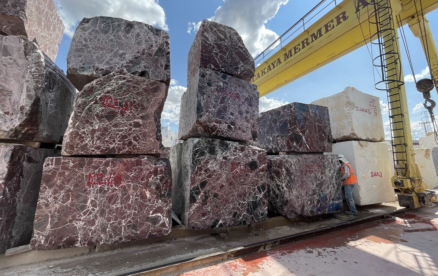 Ji Bakurê Kurdistanê corên taybet ên mermeran bo 65 welatan tên hinardekirin