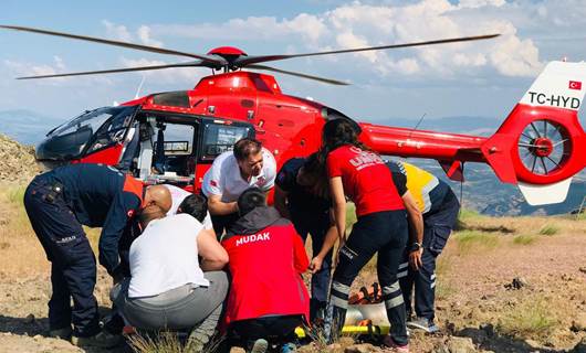 Düzgün Baba’dan düşen bir kişi ambulans helikopterle hastaneye kaldırıldı