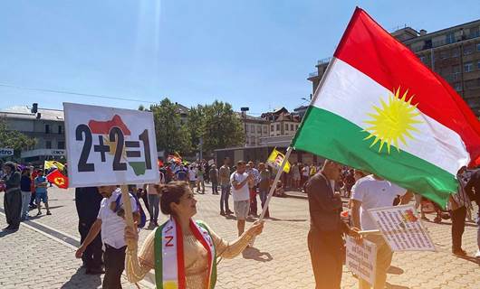  Kürtler Lozan Antlaşması'nı imzalandığı kentte protesto ediyor