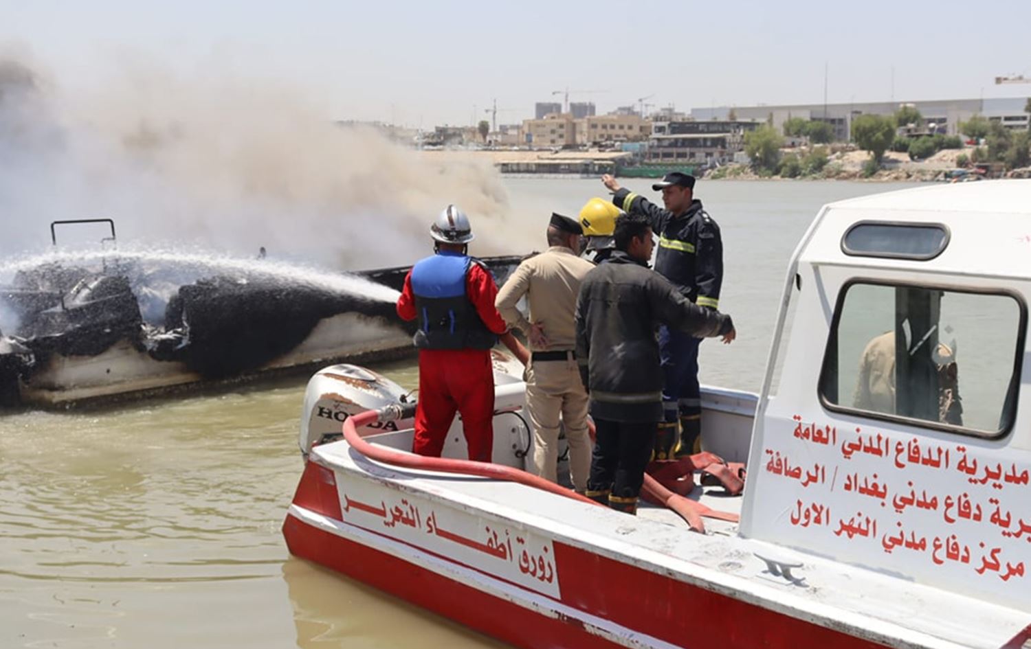 احتراق 6 من اصل 10 زوارق تابعة للتكسي النهري