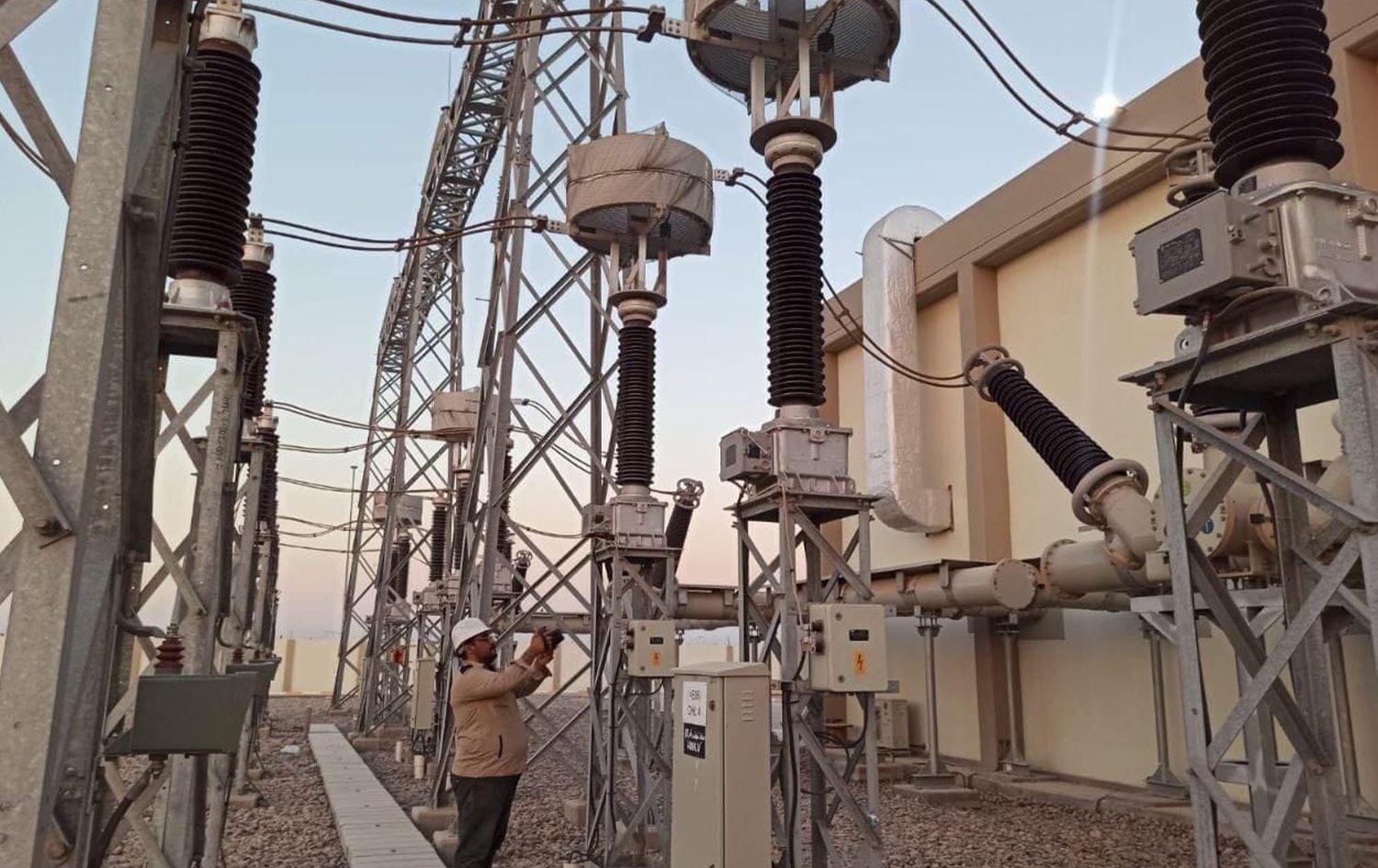 وزارة الكهرباء: الانتاج وصل لنحو 25 ألف ميغاواط وننتظر الدفعة الثانية من الغاز الايراني