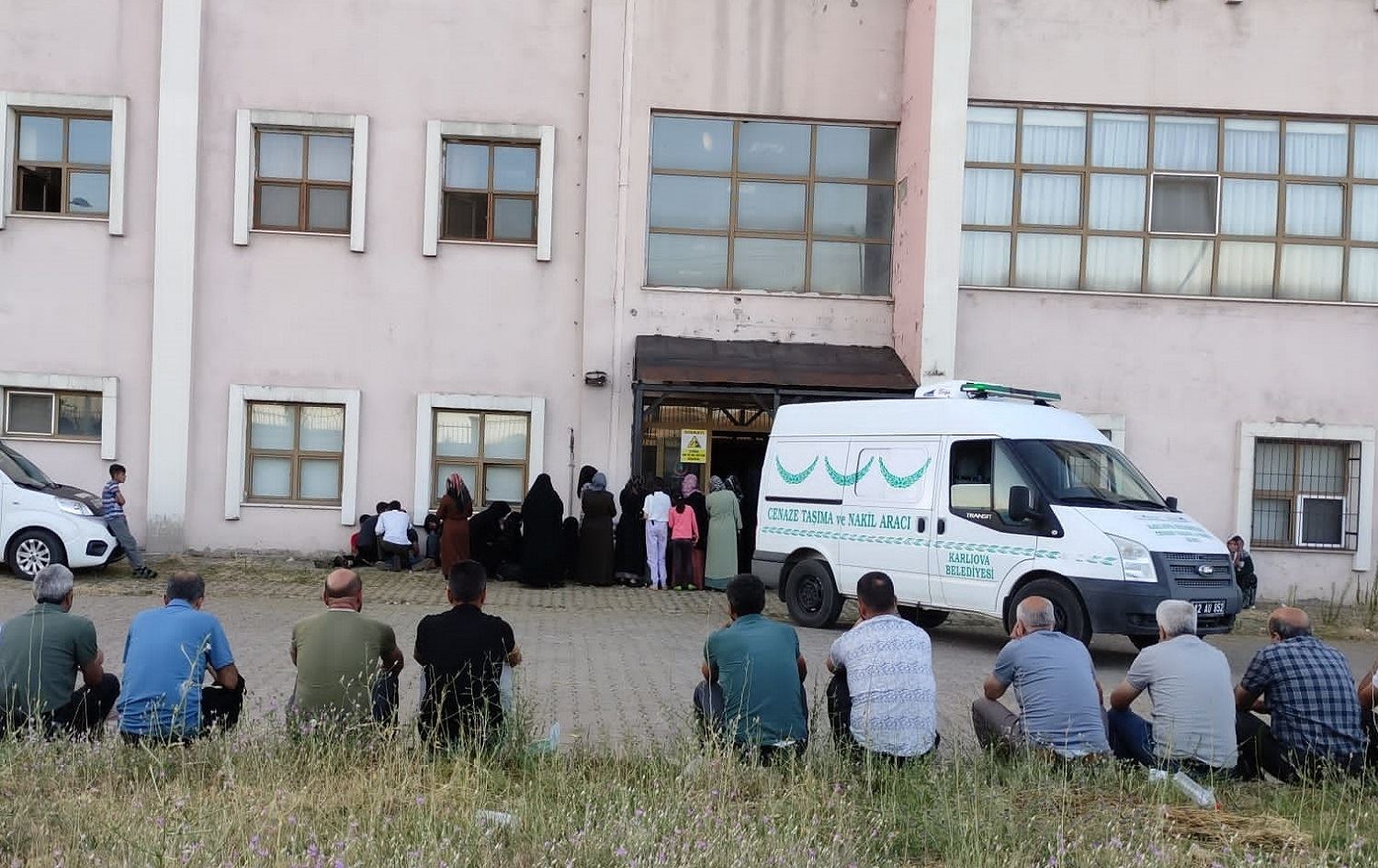 M. Çinar canê xwe ji dest da