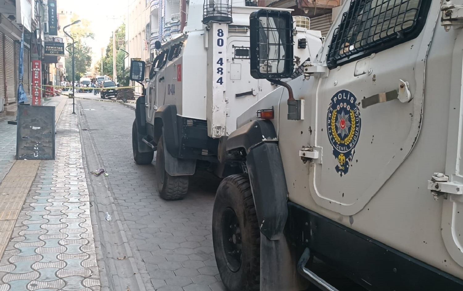 Li Nisêbînê şerê du malbatan