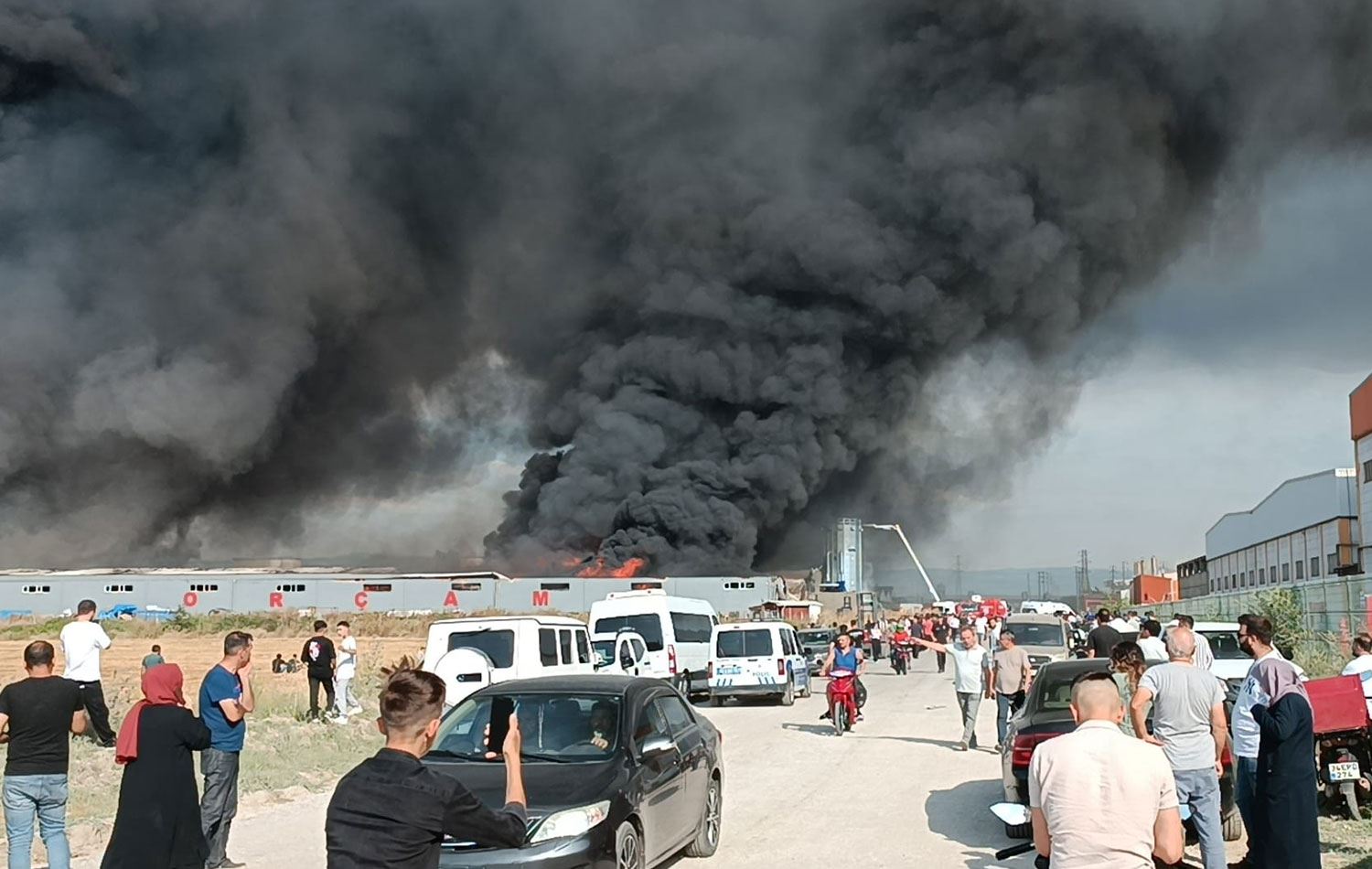 Bursa'da büyük yangın, diğer fabrikalara da... | Rudaw.net
