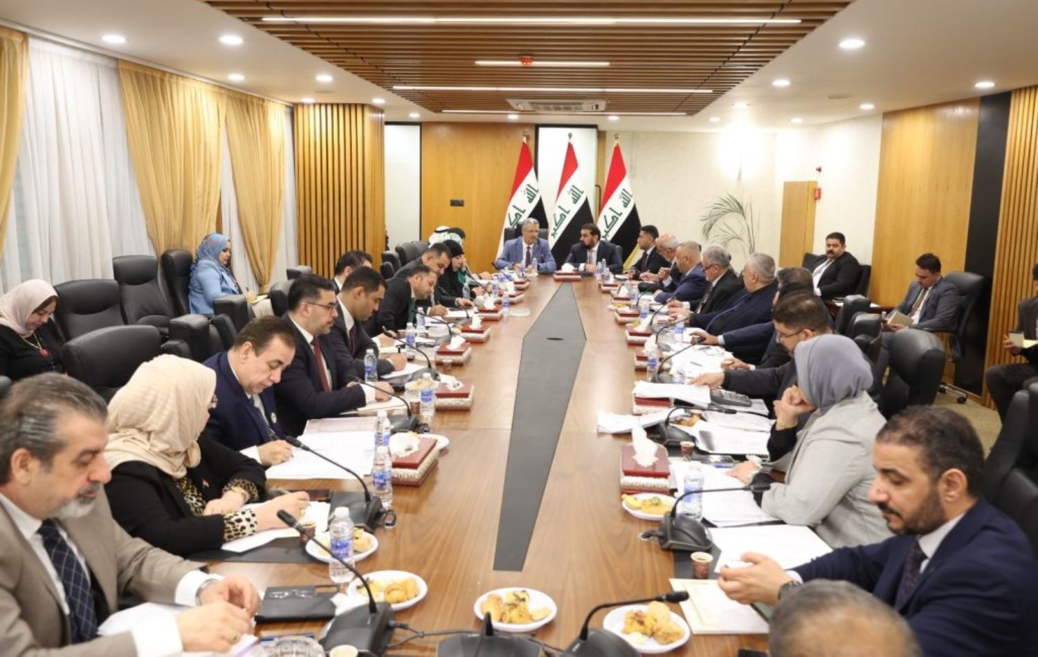 کۆبوونەوەیەکی لیژنەی نەوت و گازی پەرلەمانی عێراق و وەزیری نەوتی عێراق لە مانگی ئایاردا